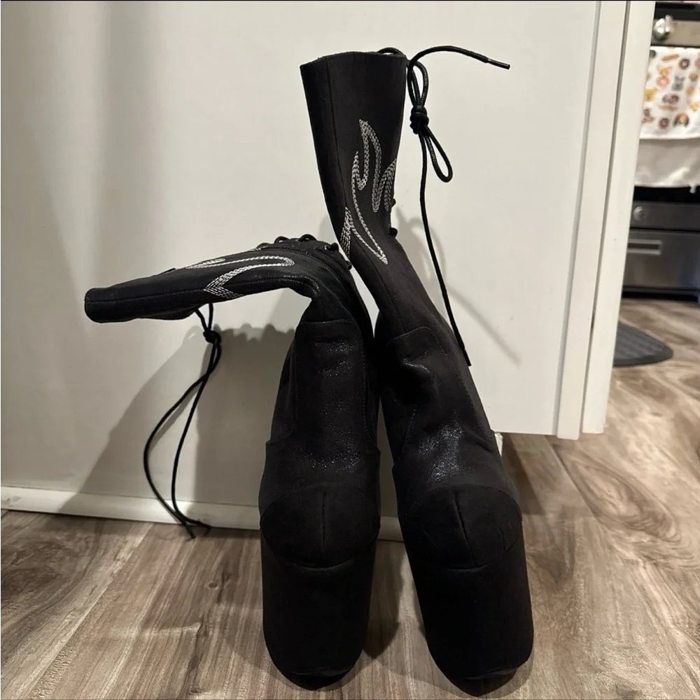 Hella heels hellgirl flame boots 8” - Picture 2 of 4